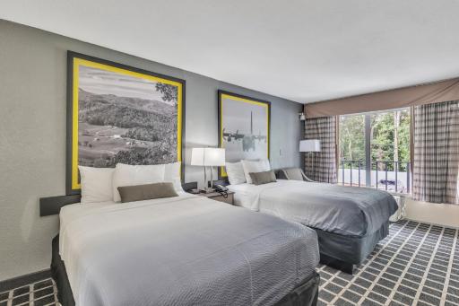 Super 8 by Wyndham Morganton - Housity