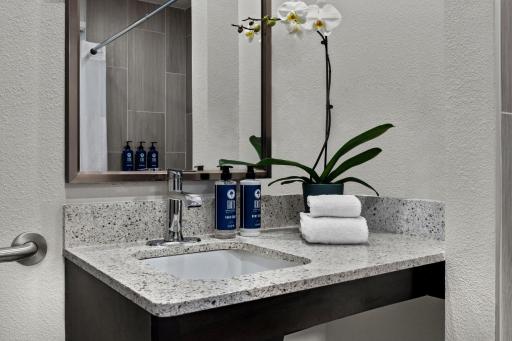 The Suites at Fisherman's Wharf - Housity