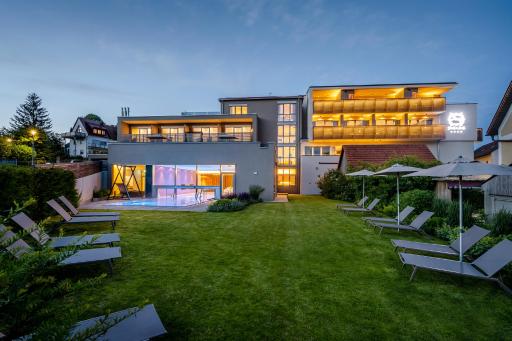 Landhotel Weißes Roß - Housity