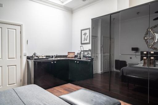 Strozzi Palace Suites by Mansley - Housity