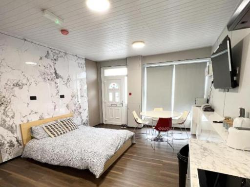 Welsh Holiday Accommodation - Modern Living - Housity