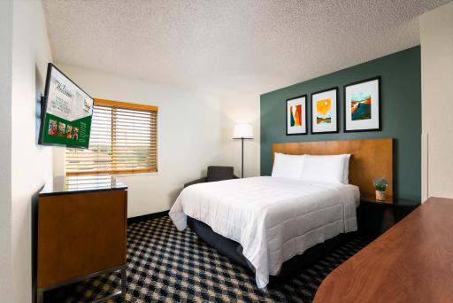 MCM Elegante Suites - Housity