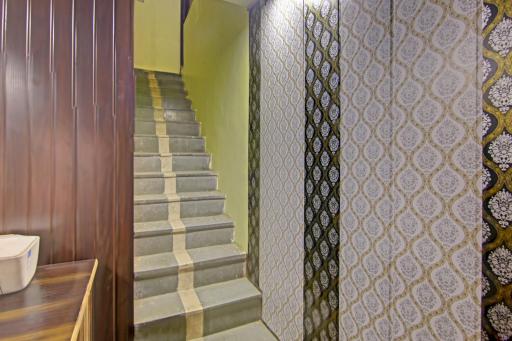 OYO Flagship Hotel Cozy Cottage - Housity