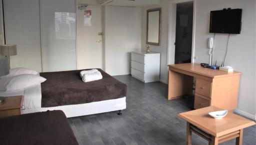 Accommodation Sydney CBD - Hyde Park Plaza Park View 38 College Street Studio Apartment - Housity