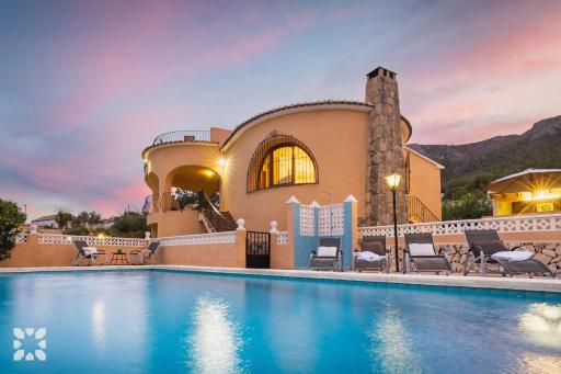 Villa Teresa by Abahana Villas - Housity