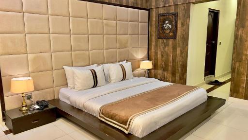 Royal Inn Hotel - Housity