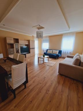 Krisi apartman - Housity