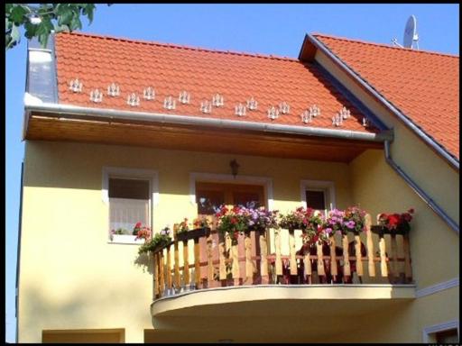 Napfény apartman - Housity