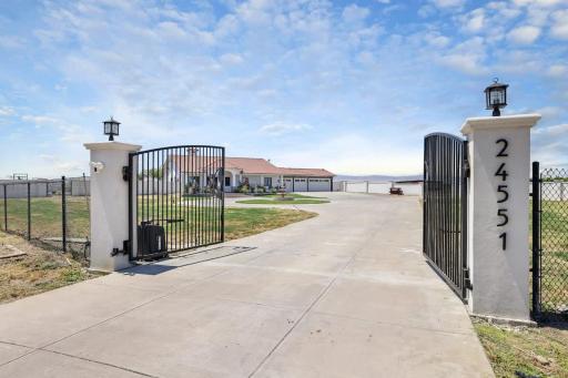 4BR LUXURY ENTERTAINMENT OASIS - Housity