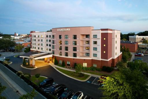 Courtyard by Marriott Carrollton - Housity