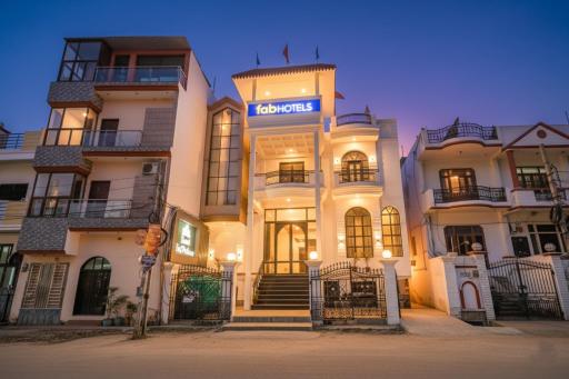 FabHotel Raj Palace - Housity