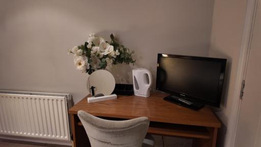 Fat Fox Inn - Housity