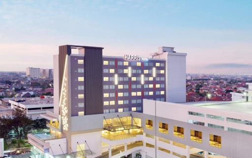 HARRIS Hotel & Conventions Bundaran Satelit Surabaya - Housity
