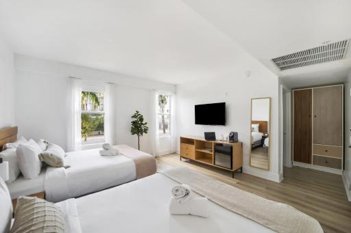 The Meridian Hotel Miami Beach - Housity
