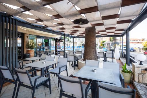 Vivian Hotel - Housity