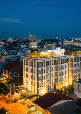 S 2 Modern Boutique Hotel - Housity
