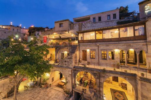 Century Cave Hotel - Housity