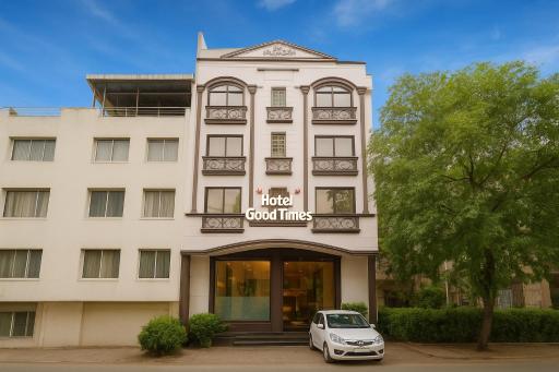 Hotel Good Times - 3 Minutes from Metro - Hizvo