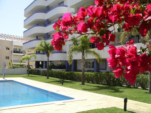 Timeless Vacations Vilamoura Marina Flat WIFI & Pool - Housity