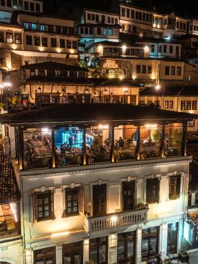 White House Berat - Housity