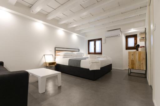 Piano Tre - Housity