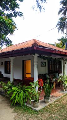 Beach House Madiha - Housity