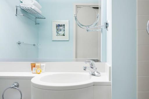 Central Loop Hotel - Housity