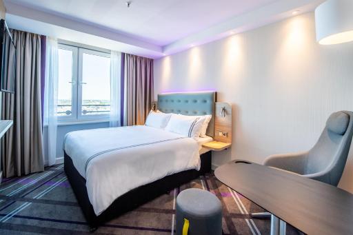 Premier Inn Köln City Süd - Housity