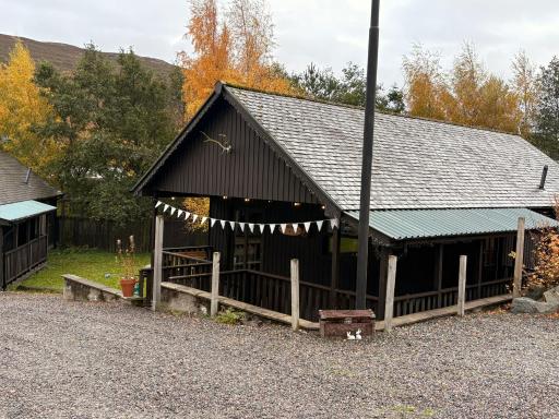 Braemar Lodge Cabins Not for profit - Housity