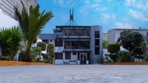 The BRONX HOTEL - Housity