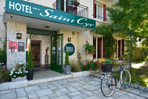 Logis Hôtel Saint Cyr - Housity