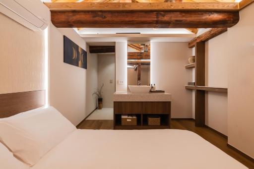 Luxury hanok with private bathtub - SW05 - Housity