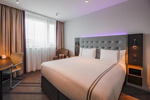 Premier Inn Karlsruhe City Am Wasserturm - Housity