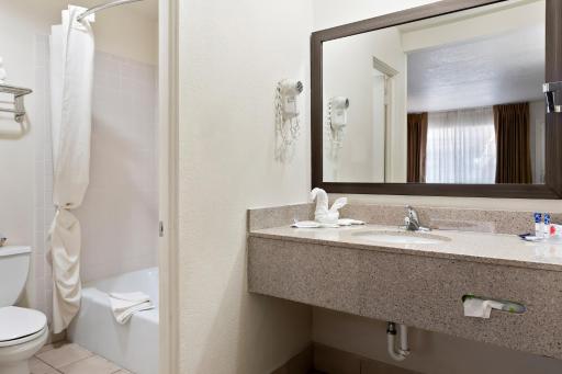 Americas Best Value Inn and Suites Flagstaff - Housity