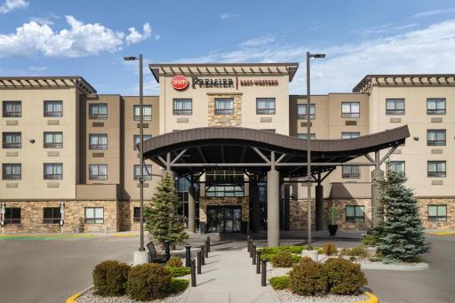 Best Western Premier Freeport Inn Calgary Airport - Hizvo