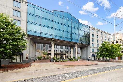Omni Riverfront New Orleans - Housity