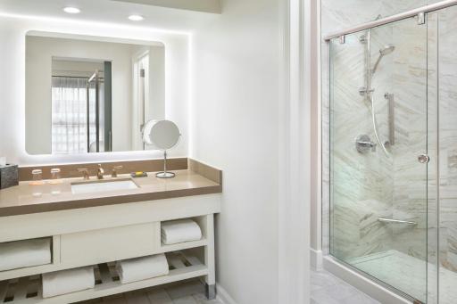 Hotel Colonnade Coral Gables, Autograph Collection - Housity