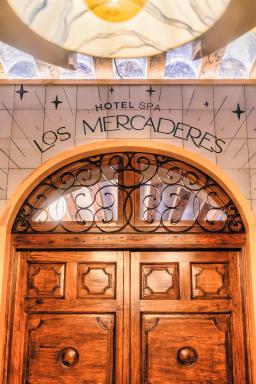 LOS MERCADERES Balneum Suites - Housity