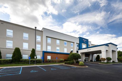 Hampton Inn Easley - Housity