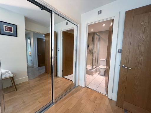 London Riverside Apartment - Housity