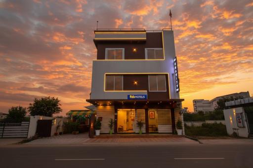 FabHotel The Gravity Inn - Housity