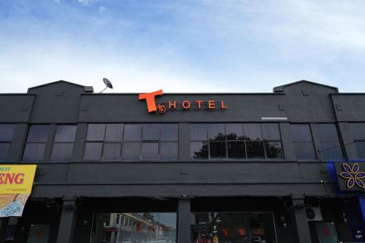 T Hotel Anggerik - Hizvo
