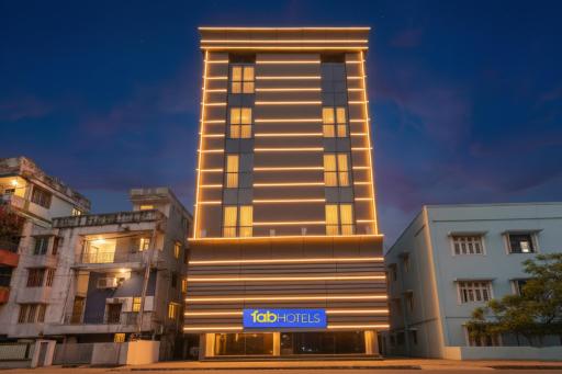 FabHotel Eros 211 - Nr Sreebhumi - Hizvo