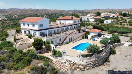 Casa Barranca Bed and Breakfast - Housity
