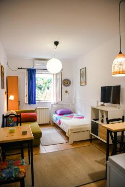 Studio5, sa parkingom, centar Obrenovca - Housity