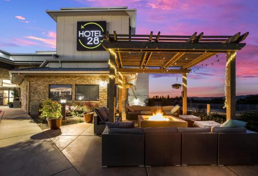 Hotel 28 Boise Airport, Ascend Hotel Collection - Housity