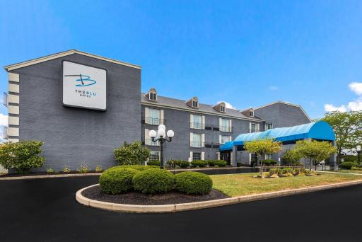 The Blu Hotel Blue Ash Cincinnati, Ascend Hotel Collection - Housity