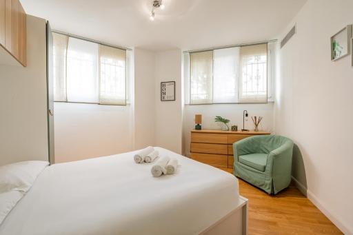 Duomo in 10 minutes - Modern design close to Prada Foundation - Housity