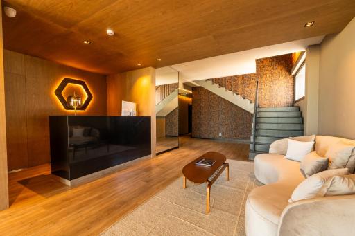 Bravo Hotel - Housity