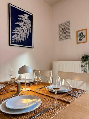 Apartment in Paris Suburb, 15 minutes to center. - Housity